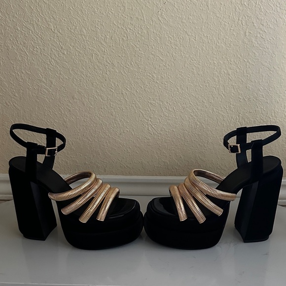 Dolls Kill Black and Gold Platform Heels - Picture 4 of 8